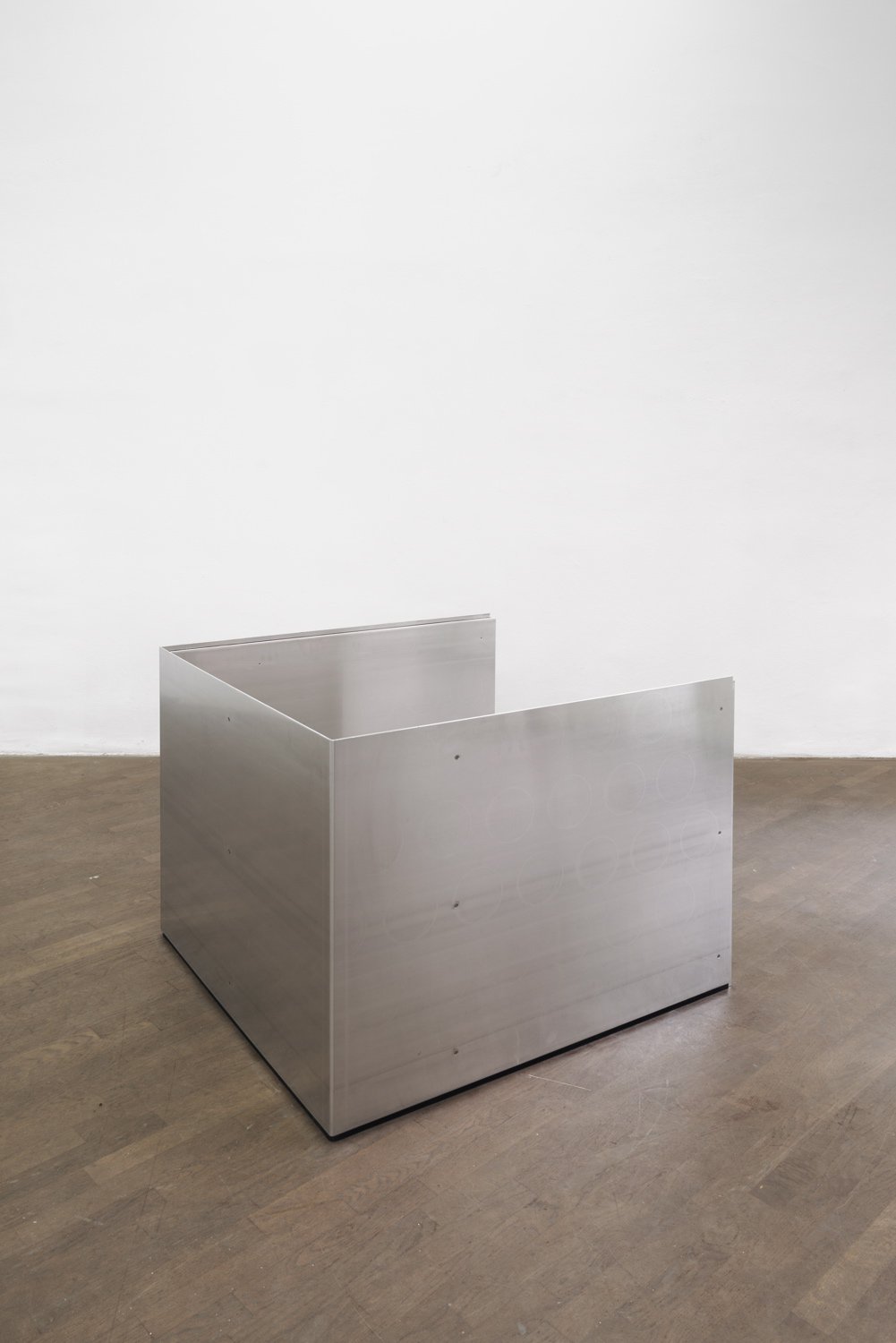 Benjamin Hirteone.two, 2014Aluminium, rubber and steel77 x 100 x 100 cm