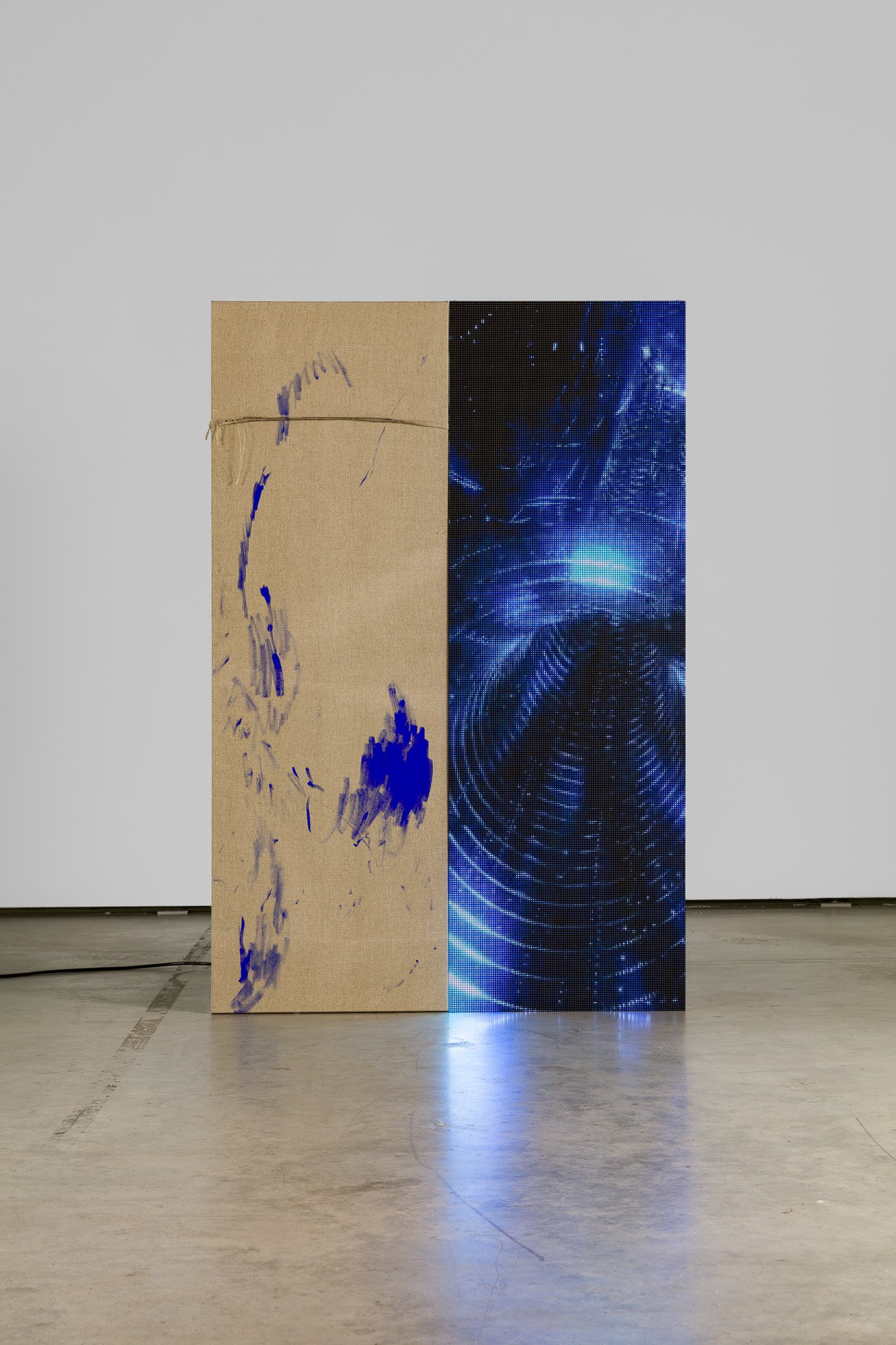 Philipp Timischl Hard workers (Blue &amp; Blue), 2021 Incredibly Kleinish Blue on linen, LED Panels, metal truss, media playerVideo 4’27&#x27;&#x27;, 150 x 100 x 50 cm