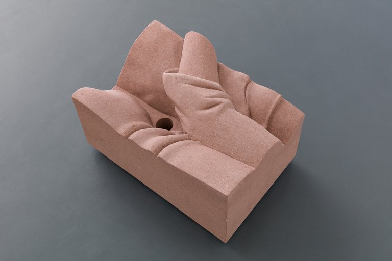 Benjamin HirteThe Encounter / Die Begegnung, 2022Red Sandstone49.5 x 32.9 x 29.5 cm