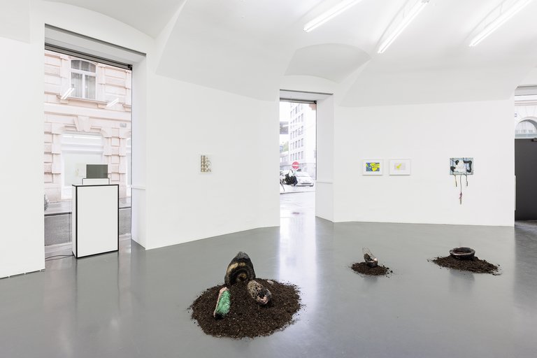 the future looms curated by Elisa R. Linn &amp; Lennart Wolff, 2022Installation view