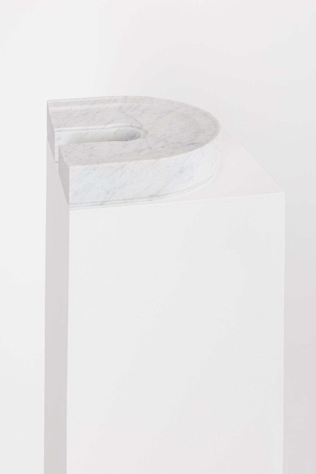 Benjamin HirteUntitled, 2022Marble35 × 30 × 7 cm, 117.5 × 36 × 35 cm (with plinth)New Space Show, 2022, Layr Singerstraße, Vienna