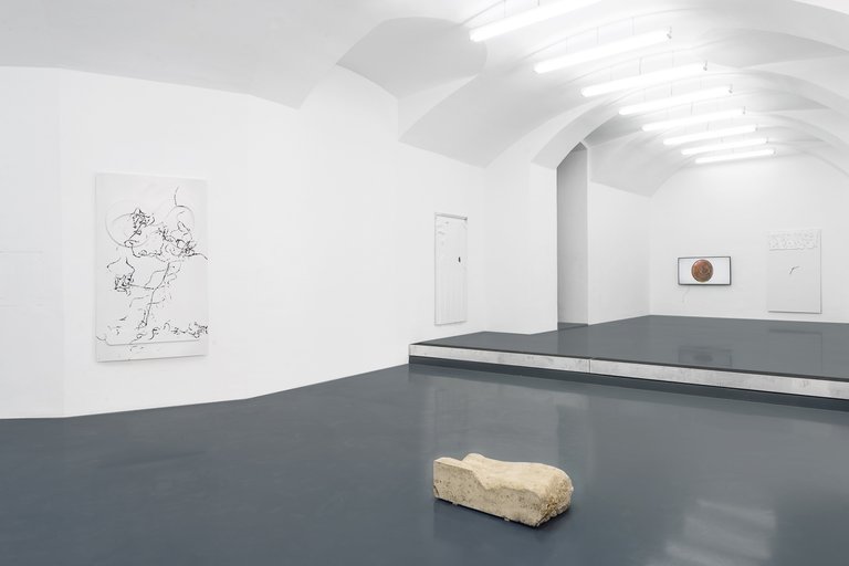 Benjamin HirteJaws, 2017Installation viewLayr Seilerstaette, Vienna