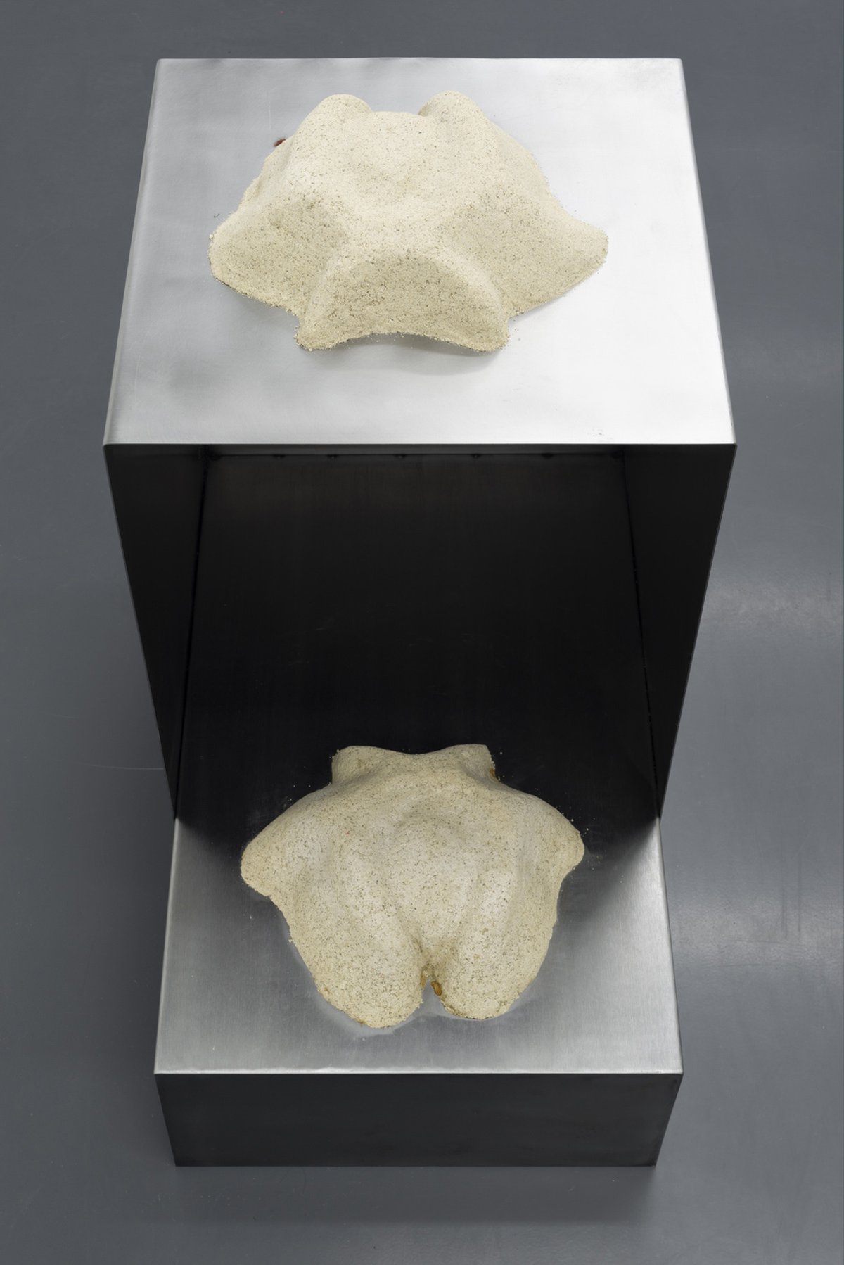 Lena HenkeEure Frankfurter Küche, 2016Metal, sand, silicone, fiberglass, epoxy resin, rubber70 x 70 x 45 cmDetail view