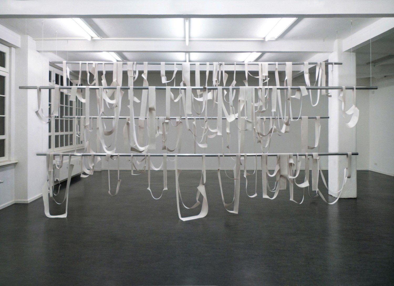 MahonyThe many happenings, 2013Aluminium-tubes, dyed muslin, wire rope600 × 296 × 185 cm
