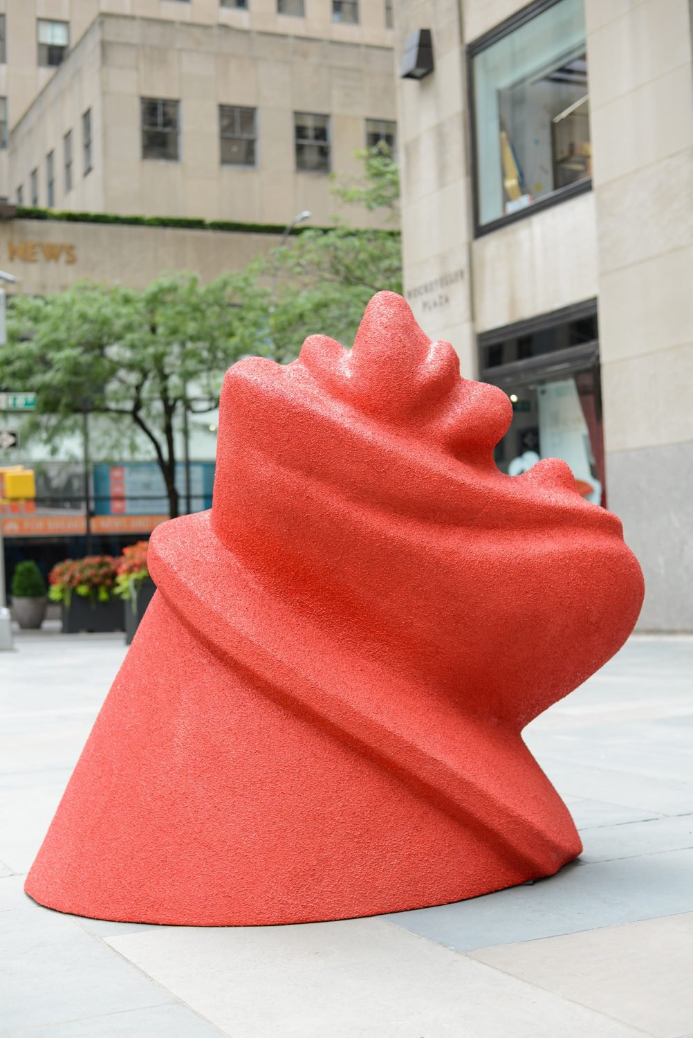 Lena HenkeFrieze Sculpture, 2020Installation viewRockefeller Center, New York